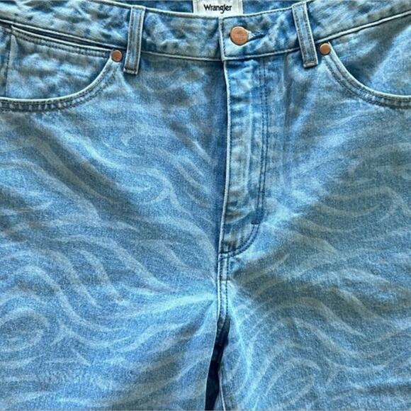 Wrangler Light Blue Meow Laser Tiger Print Wanderer Flare Jeans Size 30 x 32 New - Picture 11 of 16